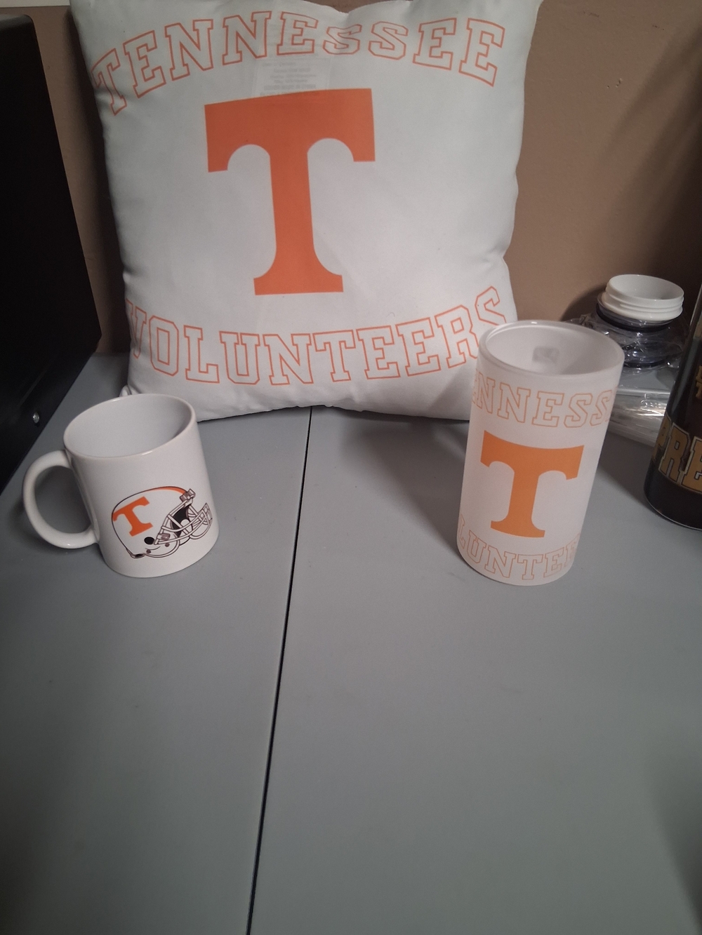 New Tennessee Vols Refrigerated Beer Mug And Coffee Mug.